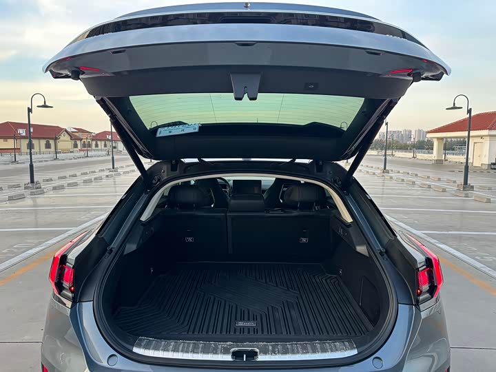 Фото 20 - Zeekr 001