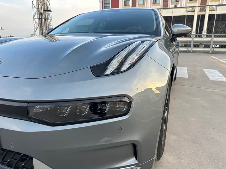 Фото 26 - Zeekr 001