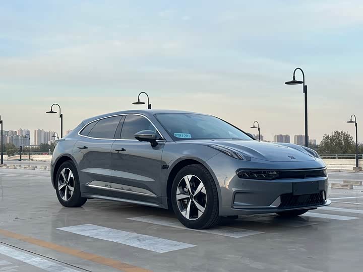 Фото 3 - Zeekr 001