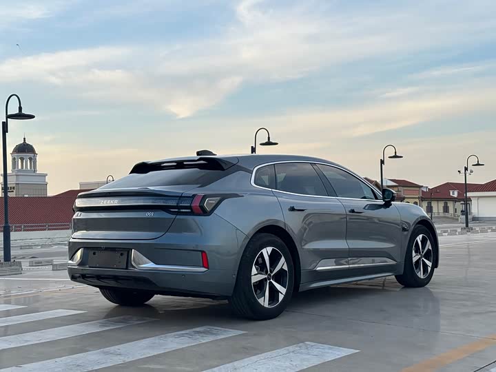 Фото 5 - Zeekr 001