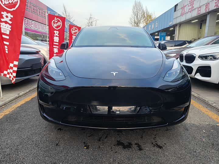Фото 1 - Tesla Model Y