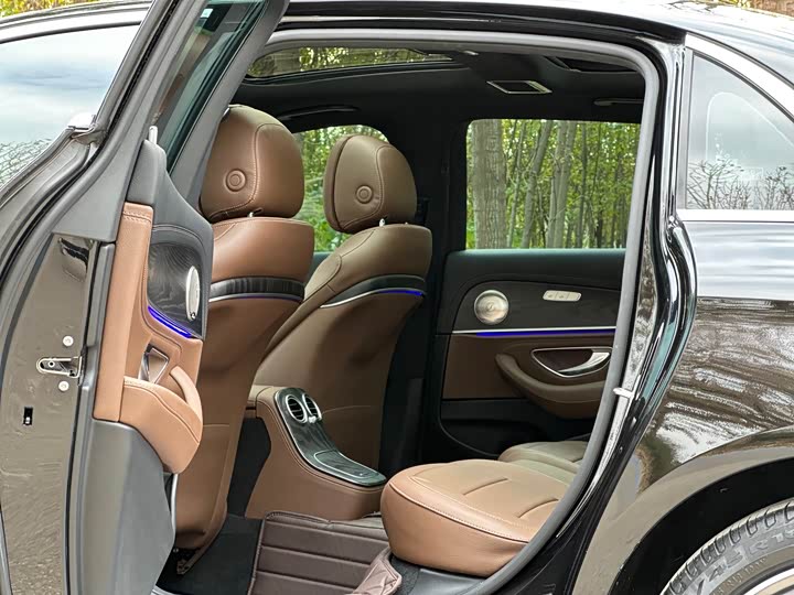 Photo 12 - Mercedes-Benz E-Class