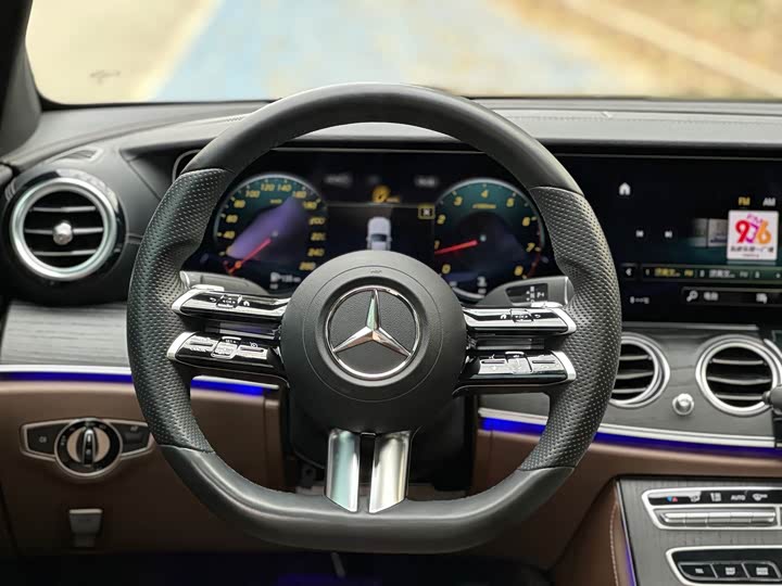 Photo 13 - Mercedes-Benz E-Class