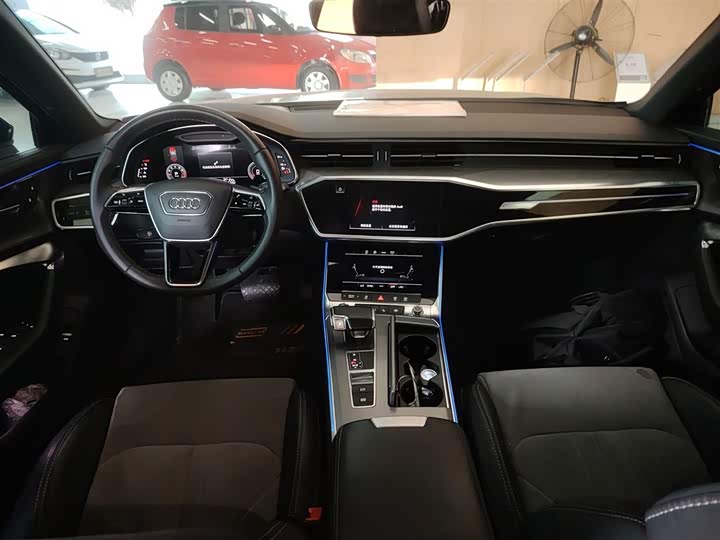 Фото 12 - Audi A6L