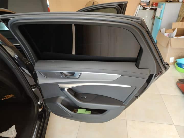 Фото 16 - Audi A6L