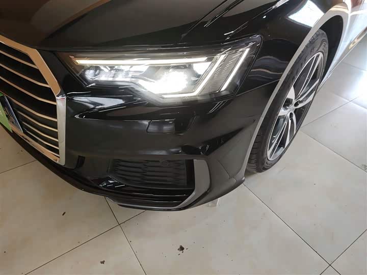 Фото 19 - Audi A6L