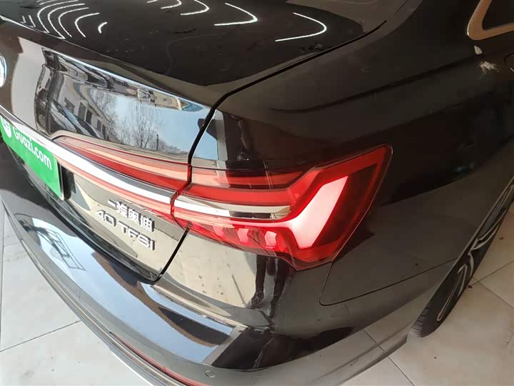 Фото 28 - Audi A6L