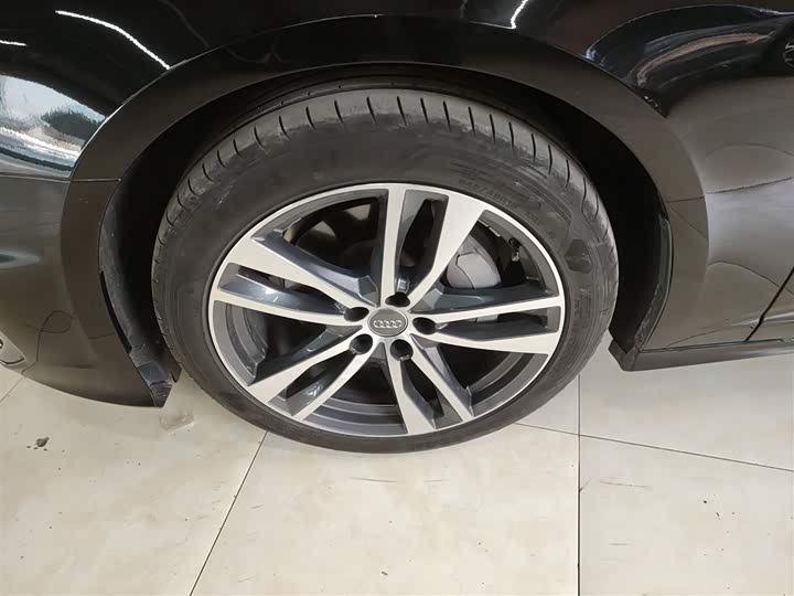 Фото 29 - Audi A6L