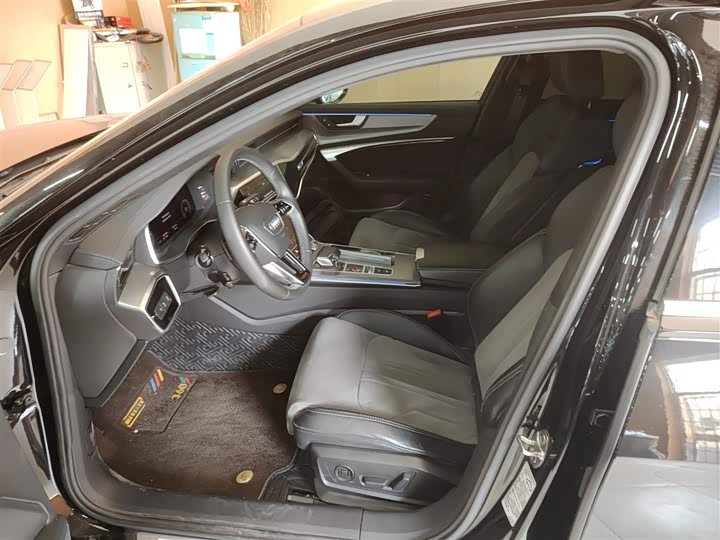 Фото 7 - Audi A6L