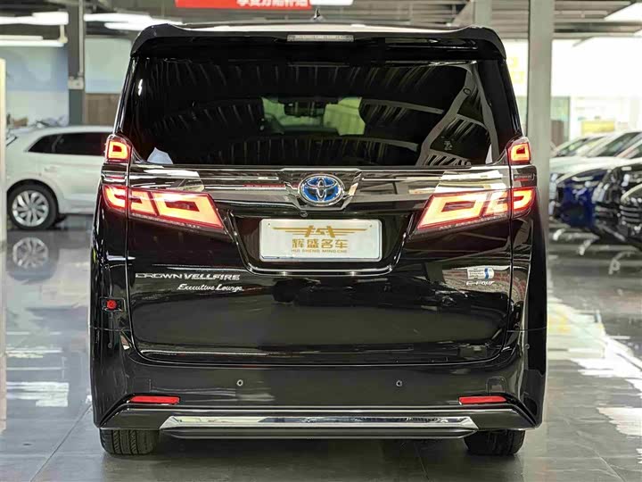 Фото 3 - Toyota Vellfire