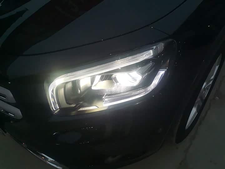 Фото 24 - Mercedes-Benz GLB-Class