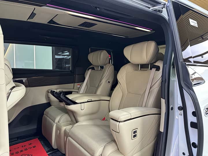 Фото 13 - Toyota Vellfire