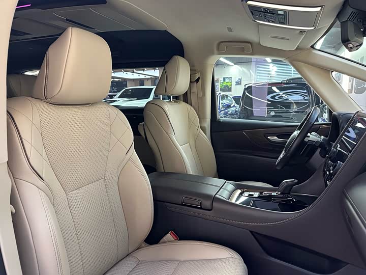 Фото 27 - Toyota Vellfire