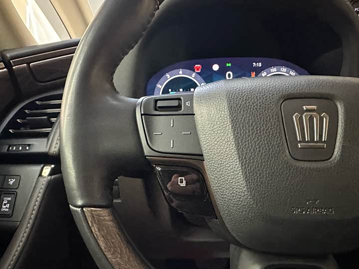 Фото 28 - Toyota Vellfire