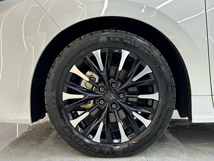 Фото 8 - Toyota Vellfire