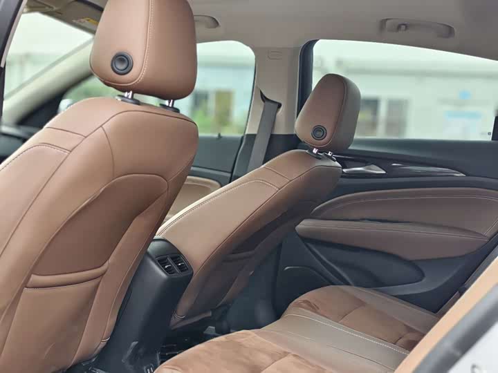 Фото 6 - Buick Regal