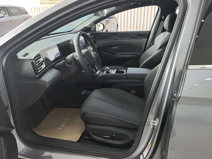 Фото 7 - BYD Qin L