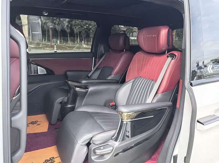 Фото 17 - GAC Trumpchi M8