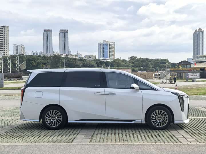 Фото 7 - GAC Trumpchi M8