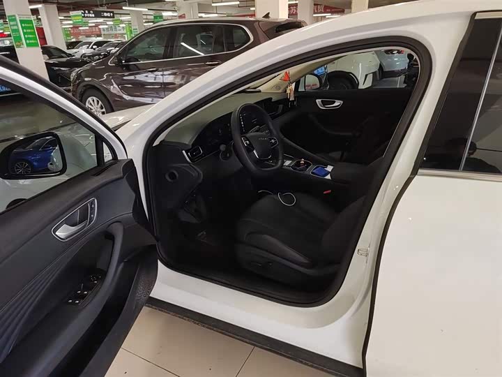 Фото 16 - Roewe D7