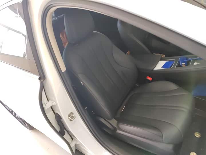 Фото 25 - Roewe D7