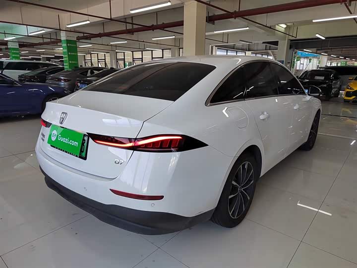 Фото 7 - Roewe D7