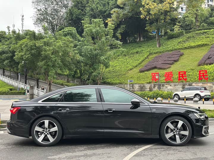 Фото 5 - Audi A6L