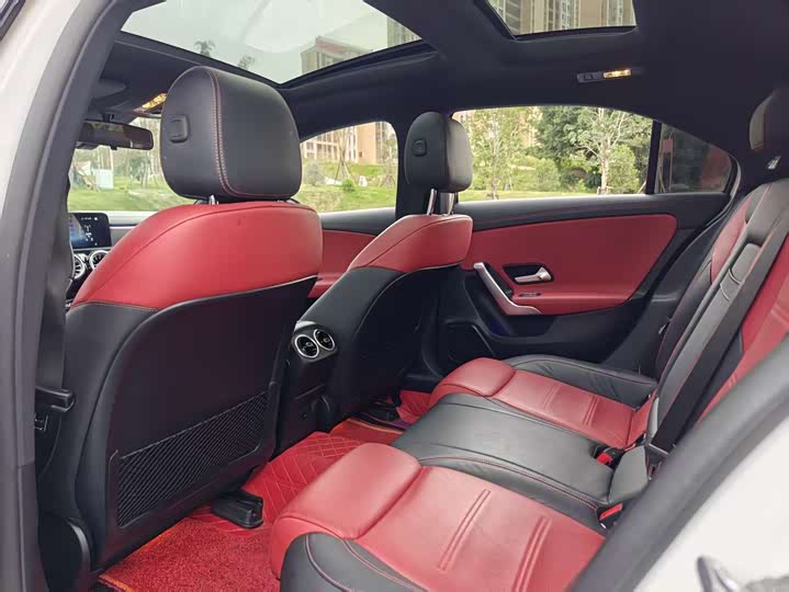 Фото 8 - Mercedes-Benz A-Class AMG