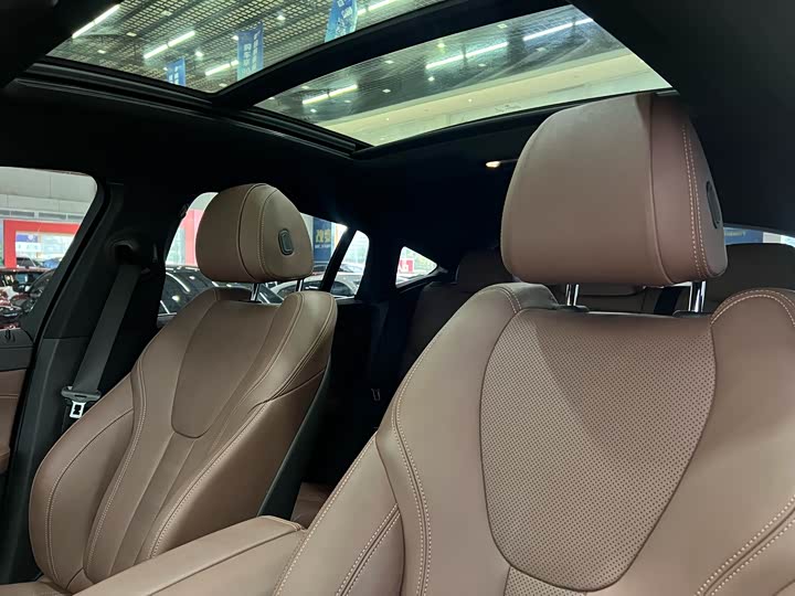 Фото 14 - BMW X6