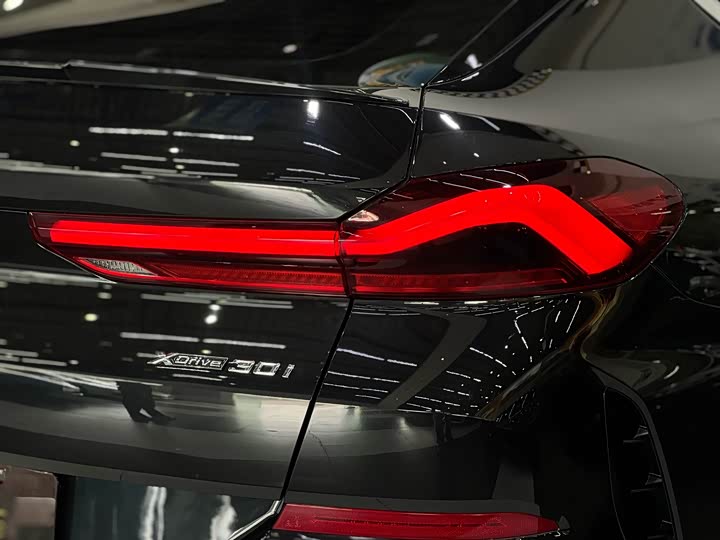 Фото 23 - BMW X6