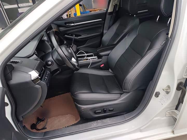 Фото 14 - Nissan Teana