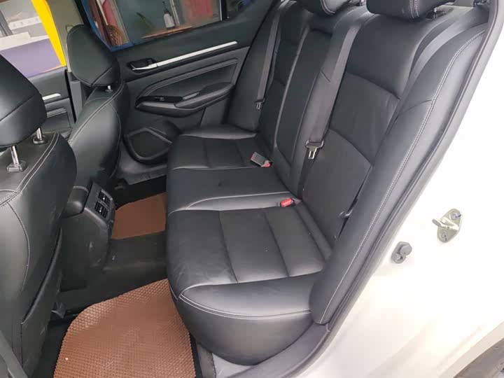 Фото 16 - Nissan Teana