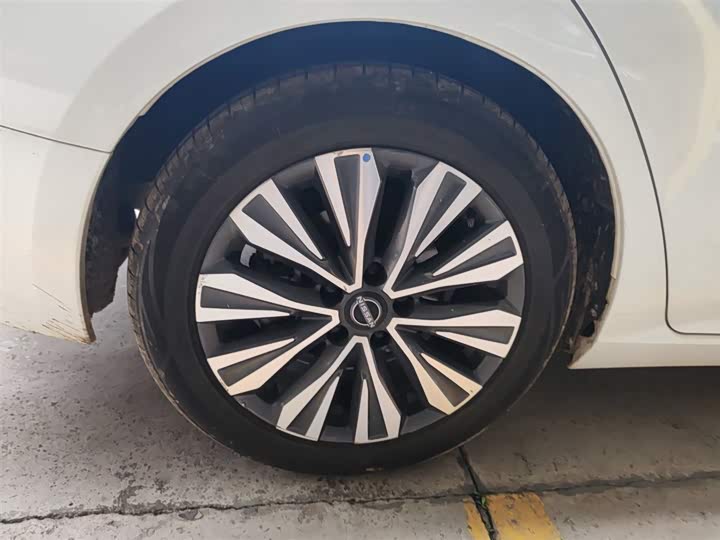 Фото 25 - Nissan Teana