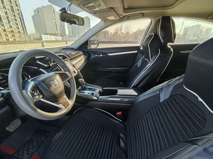 Фото 4 - Honda Civic