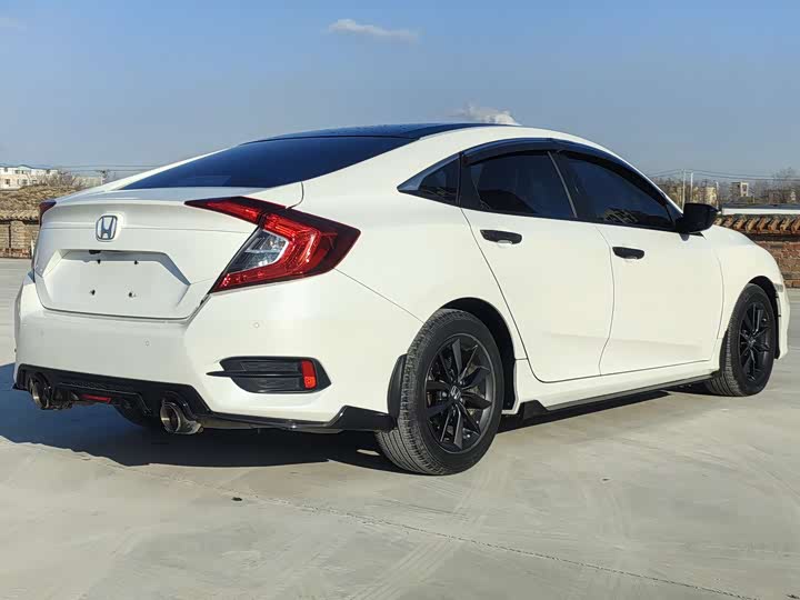 Фото 9 - Honda Civic