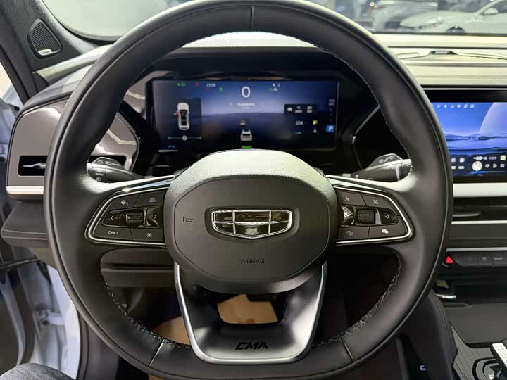 Фото 12 - Geely Monjaro