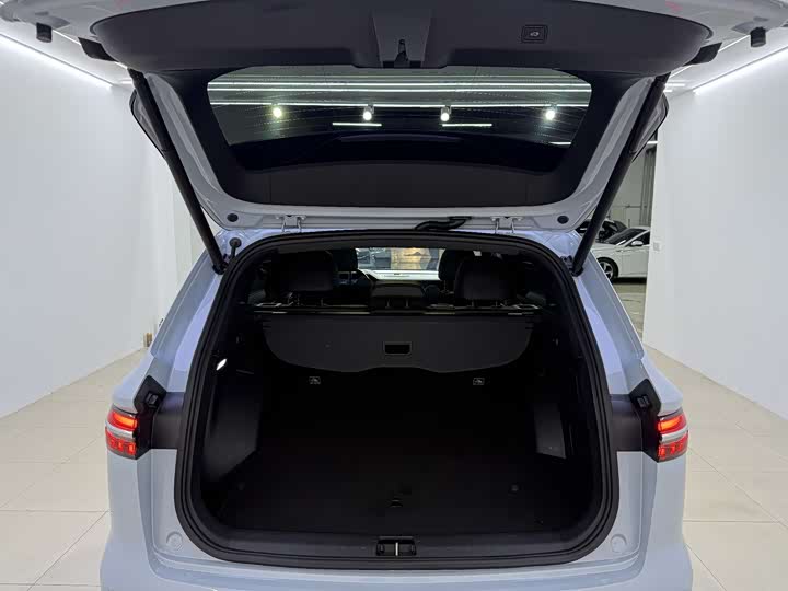 Фото 23 - Geely Monjaro