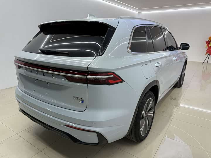 Фото 5 - Geely Monjaro