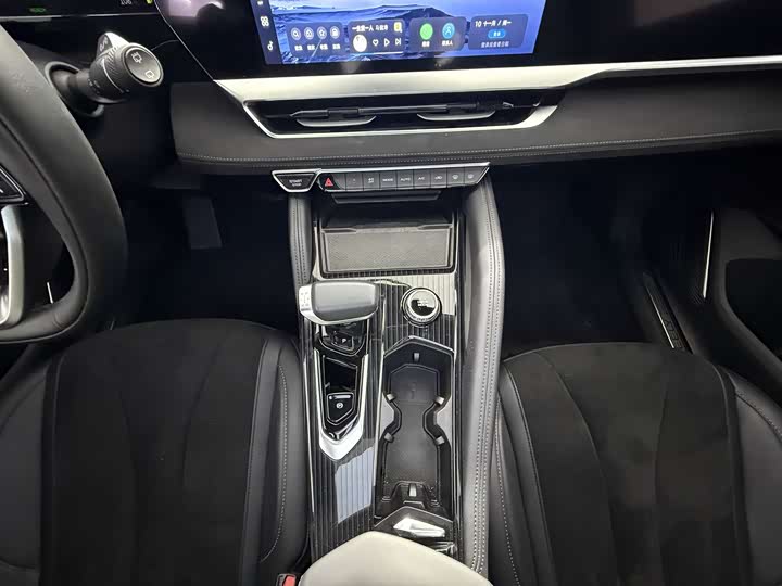 Фото 7 - Geely Monjaro