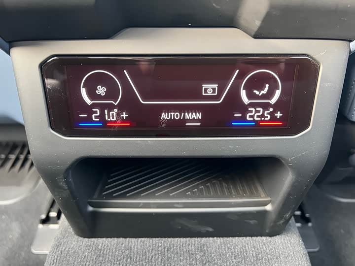 Фото 15 - BMW i5