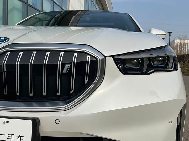 Фото 20 - BMW i5