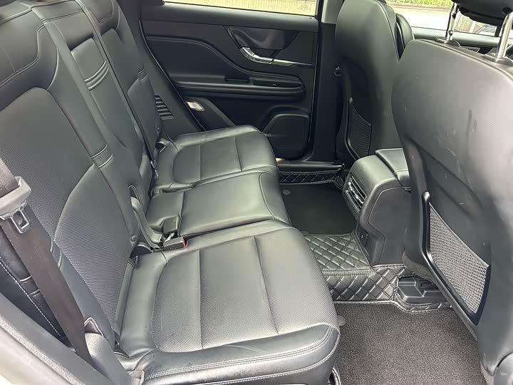 Фото 15 - Lincoln Corsair