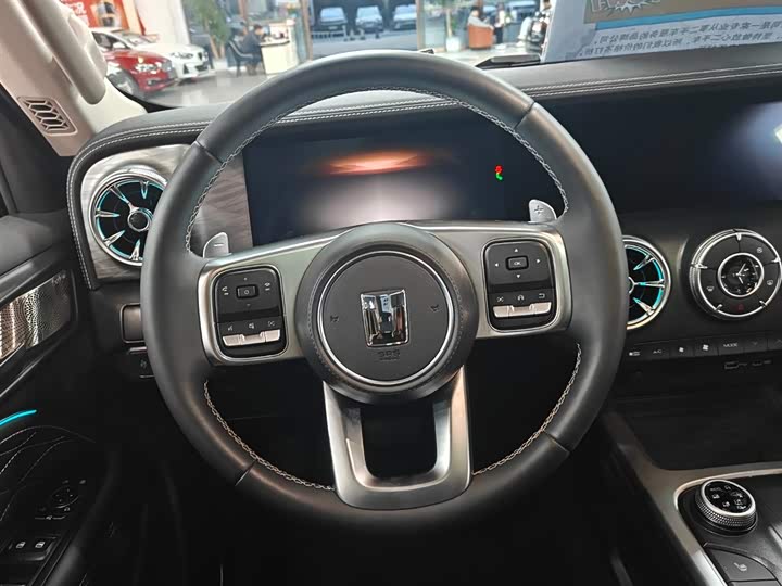 Фото 11 - Tank 300