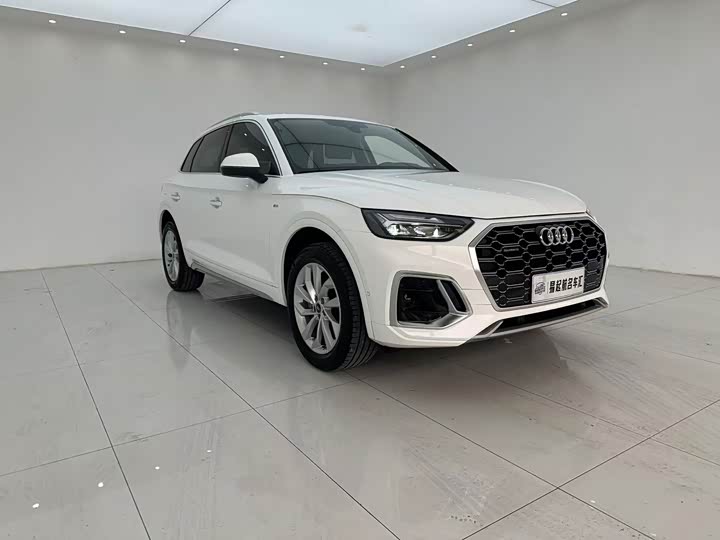 Фото 3 - Audi Q5L