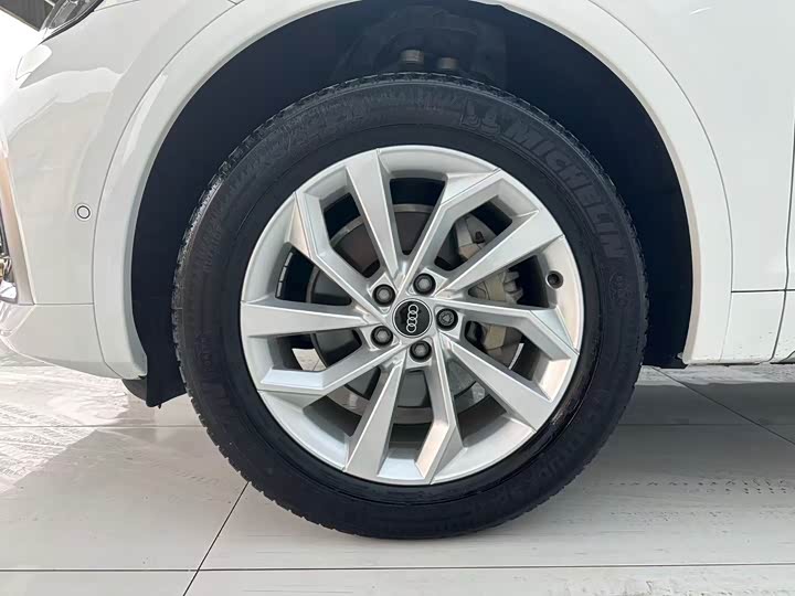 Фото 4 - Audi Q5L