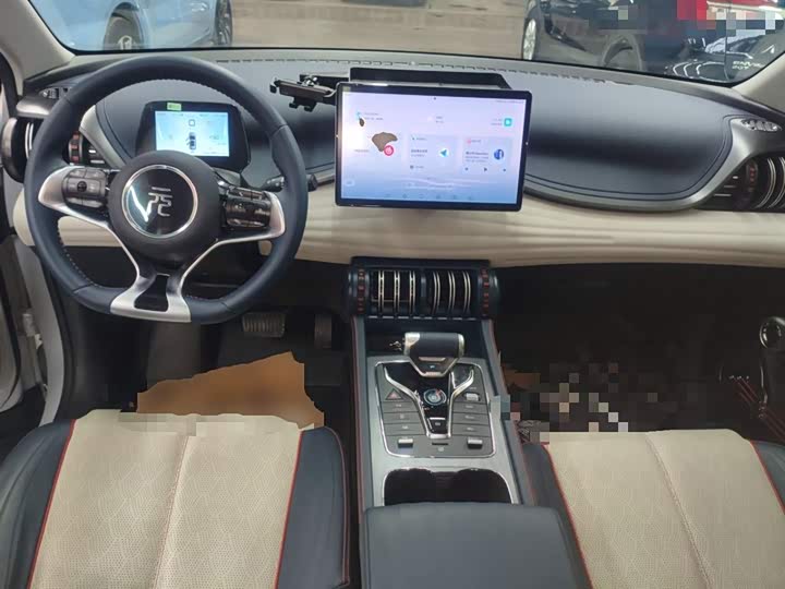 Фото 10 - BYD Yuan Plus