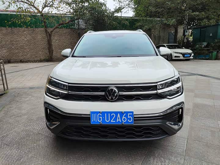 Фото 2 - Volkswagen Tharu