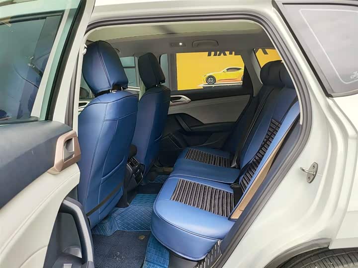 Фото 7 - Volkswagen Tharu