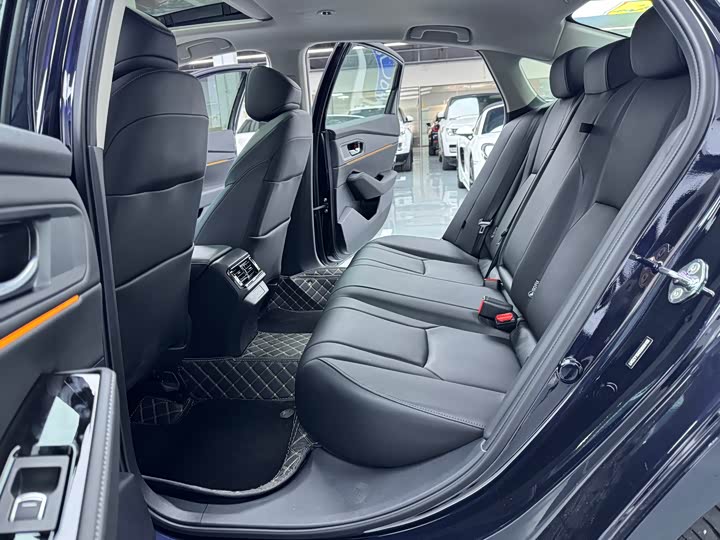 Фото 16 - Honda Accord