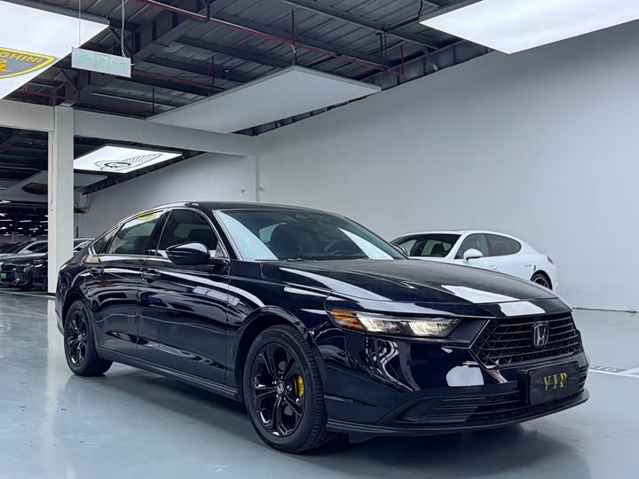 Фото 3 - Honda Accord